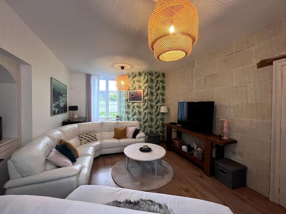 La Maison De Paulette Meuble De Tourisme 4 Etoiles Neuvy-le-Roi Kültér fotó